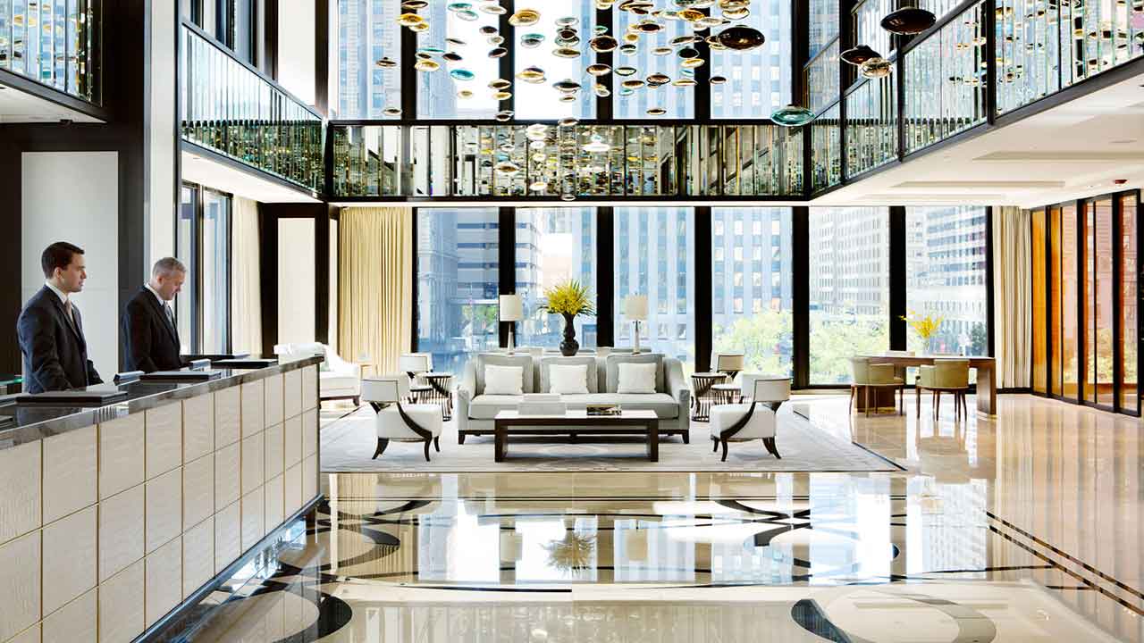 The-Langham,-Chicagotsecond-floor-lobby-reception-1680-945